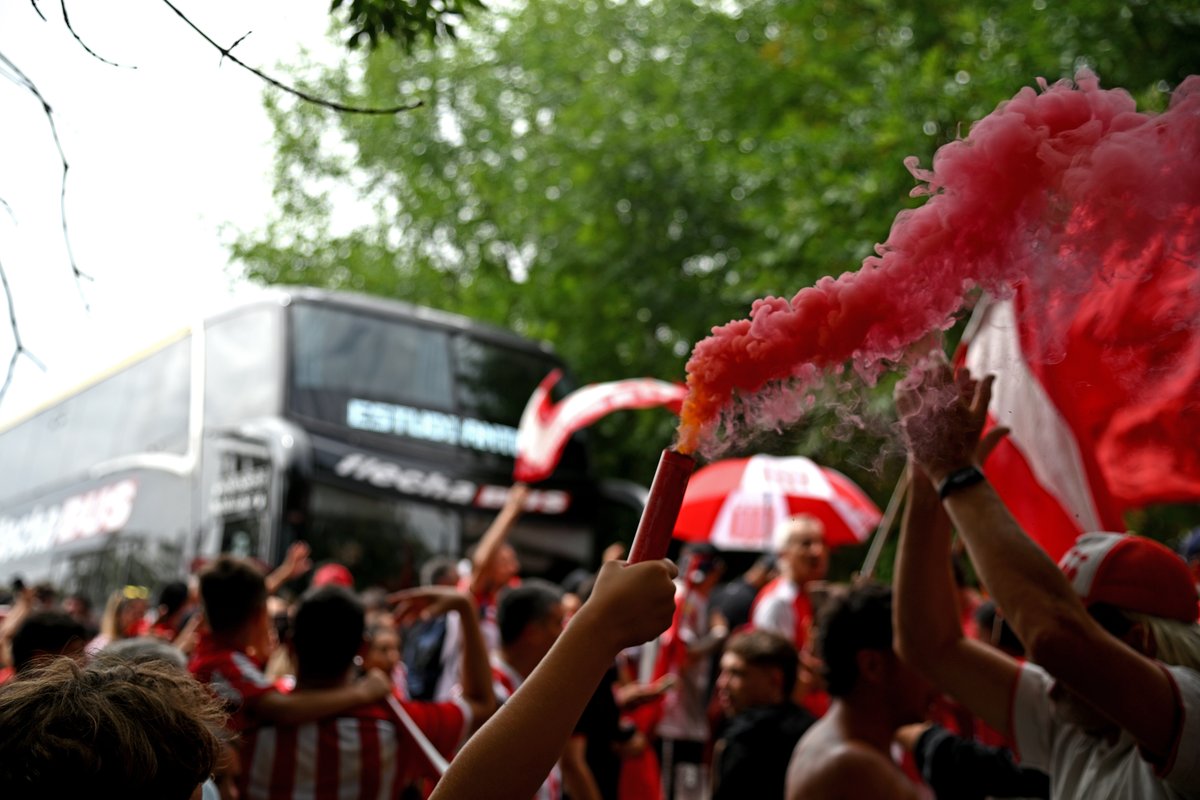 EdelpOficial's tweet photo. ¡Yo soy así, al Pincha yo lo quiero! ❤️ https://t.co/bLQL2TGA73