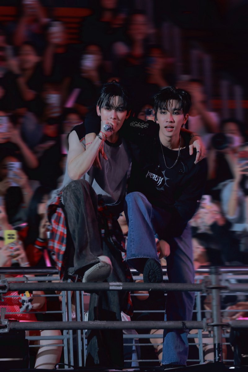 🖤🤍

PERTH NO RULES   
JASPER FINAL COMBUSTION

#RISERCONCERTD3
#PerthSanta #เพิร์ธแซนต้า  
#PerthTanapon #Santapp