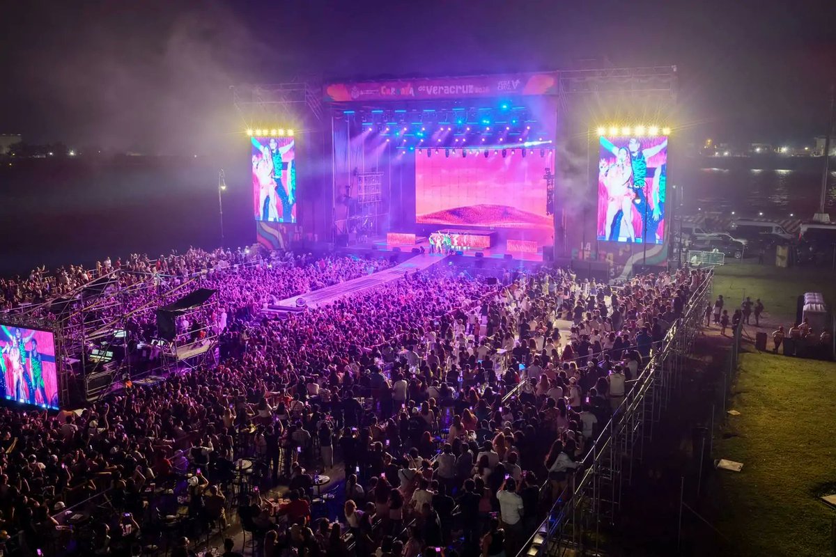 jornadaveracruz's tweet image. Un solo día del Carnaval de Veracruz 2026 reunió a 250 mil personas en el bulevar y más de 90 mil en la Macroplaza. Desfile, comparsas y el concierto que cerró Yeri Mua marcaron una jornada histórica.

jornadaveracruz.com.mx/carnaval-de-ve…