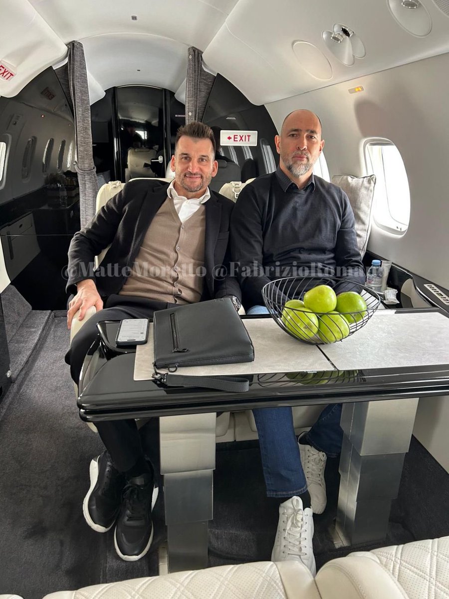 MatteMoretto's tweet photo. Esclusiva: Igor Tudor, in compagnia del suo agente Anthony Seric, è in viaggio per Londra. 

La sua avventura al Tottenham è pronta per iniziare. https://t.co/McA2CHGKTS