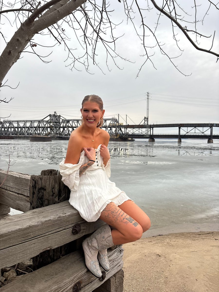 ✾ 𝑚𝑒𝑔 ✾ tweet media