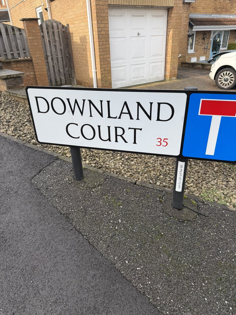 Clive Helders tweet media