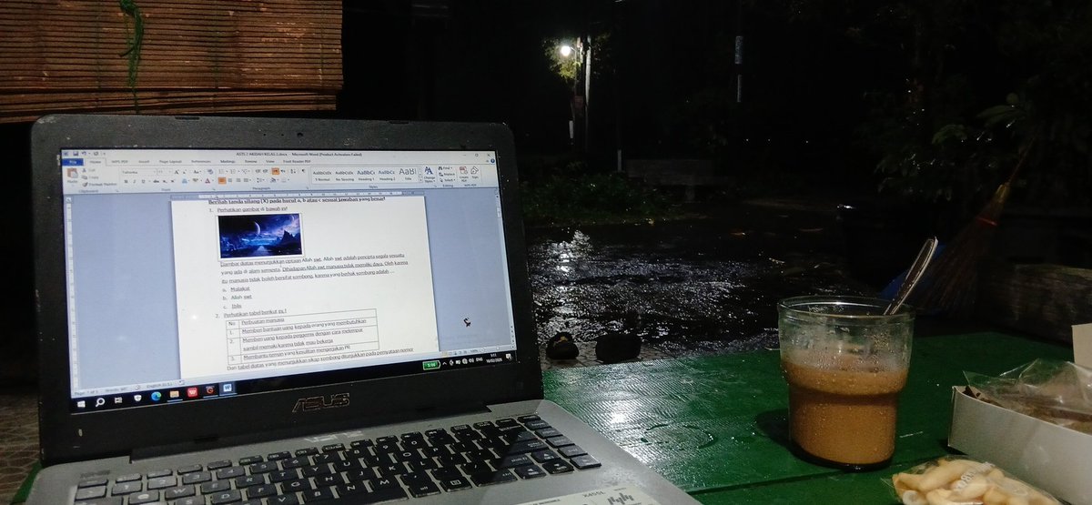 nafiuddin28's tweet image. Solo perbatasan hujan lurd.
Gimana di daerah kaleyan?