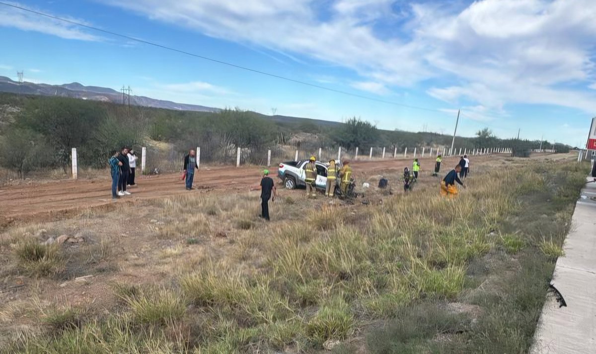 Muere empleado de Mariscos El Rey en accidente carretero.
El percance ocurrió esta mañana en el kilómetro 155 de la carretera Guaymas-Hermosillo.