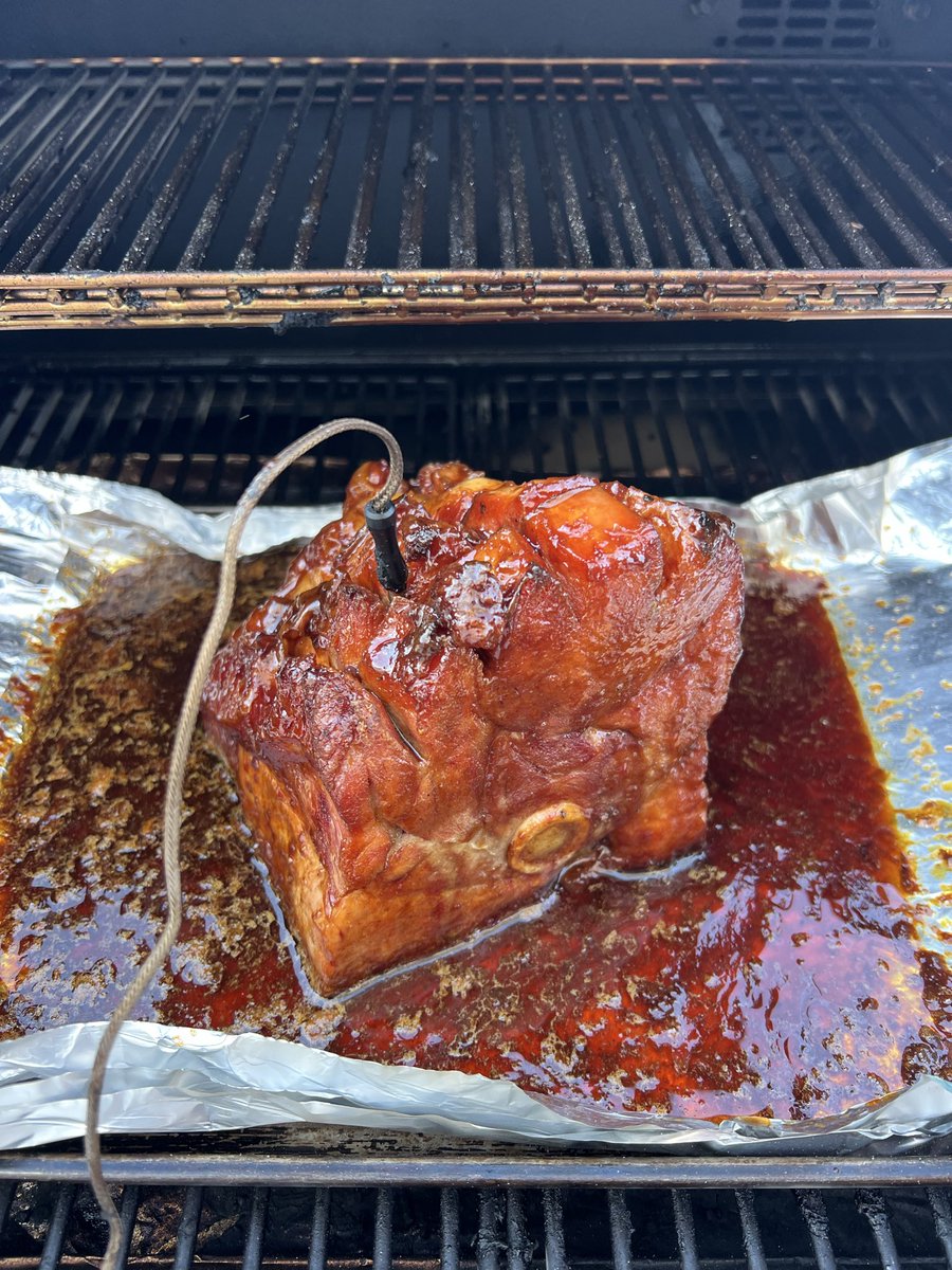 aerroTpalm's tweet image. Getting the hang of this @Cabelas #Smoker #Sunday #Ham #Pork