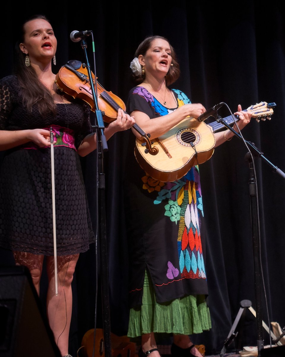 MenloLibrary's tweet image. The week is packed! Please join us.

2/15: Tea &amp;amp; Tarot
2/19: Create Cut-Paper Animal Art
2/21: Music: Cascada de Flores Celebrates Mexico
2/22: Storyteller Masankho Banda

--plus 5 book group meetings, 6 storytimes, English Conversation Club and more! bit.ly/4pMn1Xl