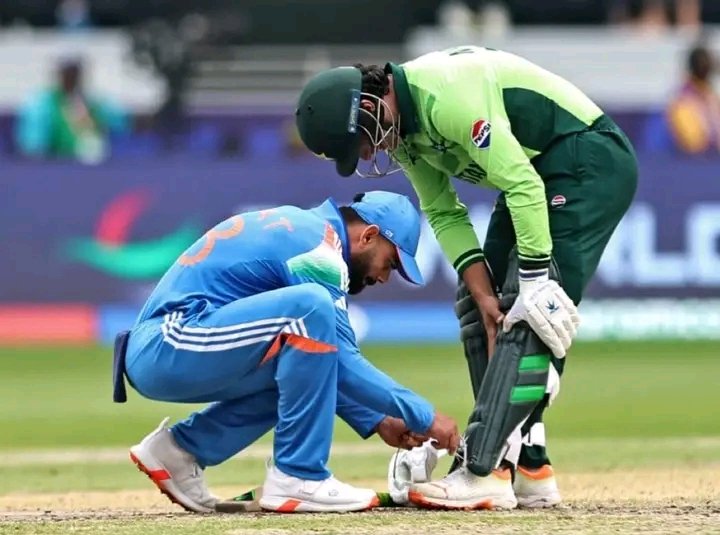 IND 30-1 / (4)

#PAKVSIND