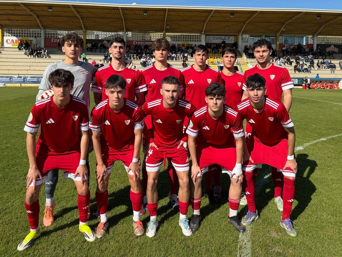 FINAL | Empate a un gol para el segundo filial (Soriano, para los sevillistas).

 <a href="/Coria_CF/">Coria CF</a> 1-1 #SevillaFCC 

#CanteraSevillaFC