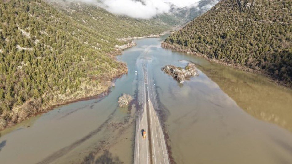 Antalya – Konya Karayolunda son durum
Demirkapı tünelinin Konya tarafı, yol ulaşıma kapalı