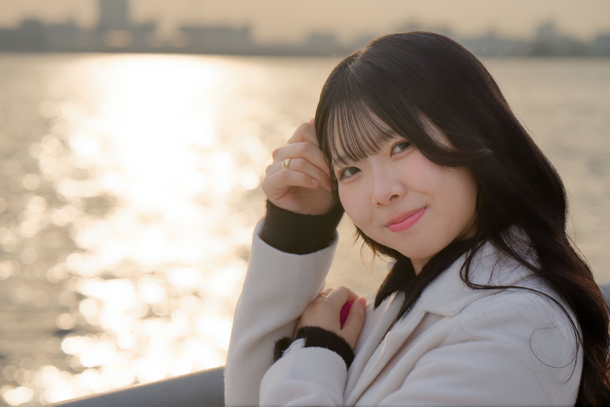 2026/2/14
RARE撮影会　名古屋港夜撮
model:華純るいさん

夕暮れ時の港🛟⚓️

#RARE撮影会 #華純るい #ポートレート #portrait