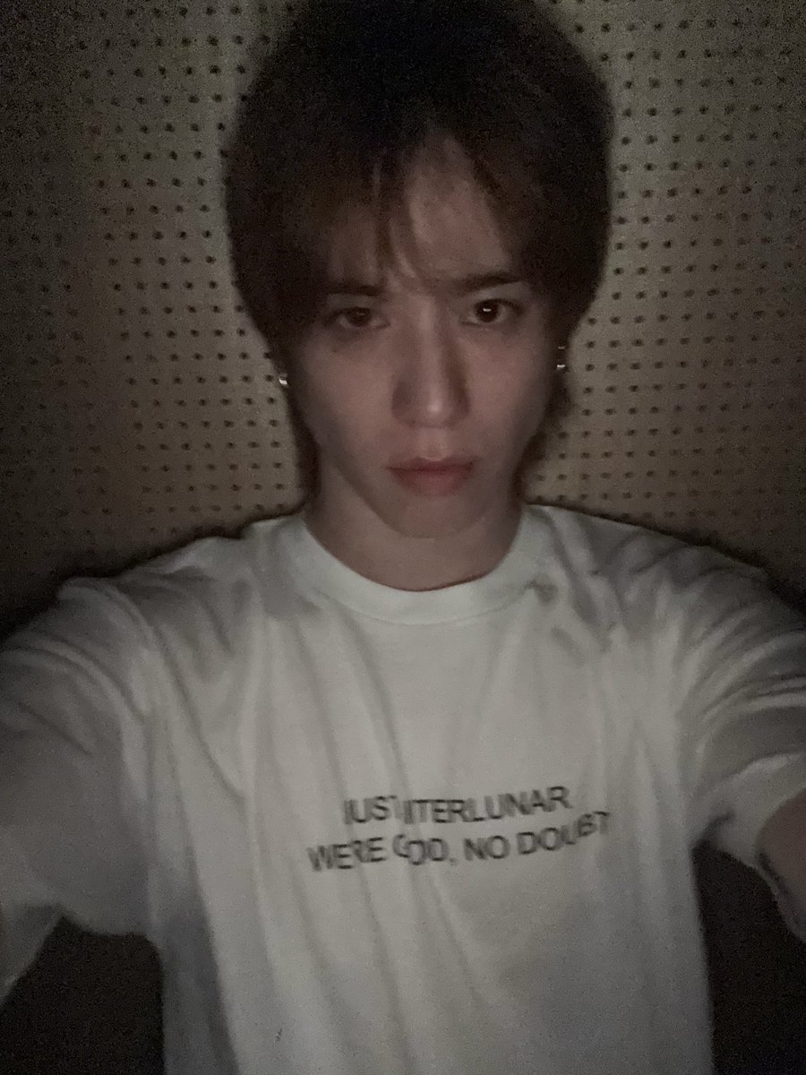 Def94_Tuan93's tweet photo. ลดสุดๆเสื้อยูคยอม ตัวละ1000 ส่งฟรีค่ะ สนใจเดมค่ะ #ตลาดนัดอากาเซ่ #ขายของสะสมgot7 #GOT7 #ตลาดนัดอากาเซ https://t.co/enTadq3THg