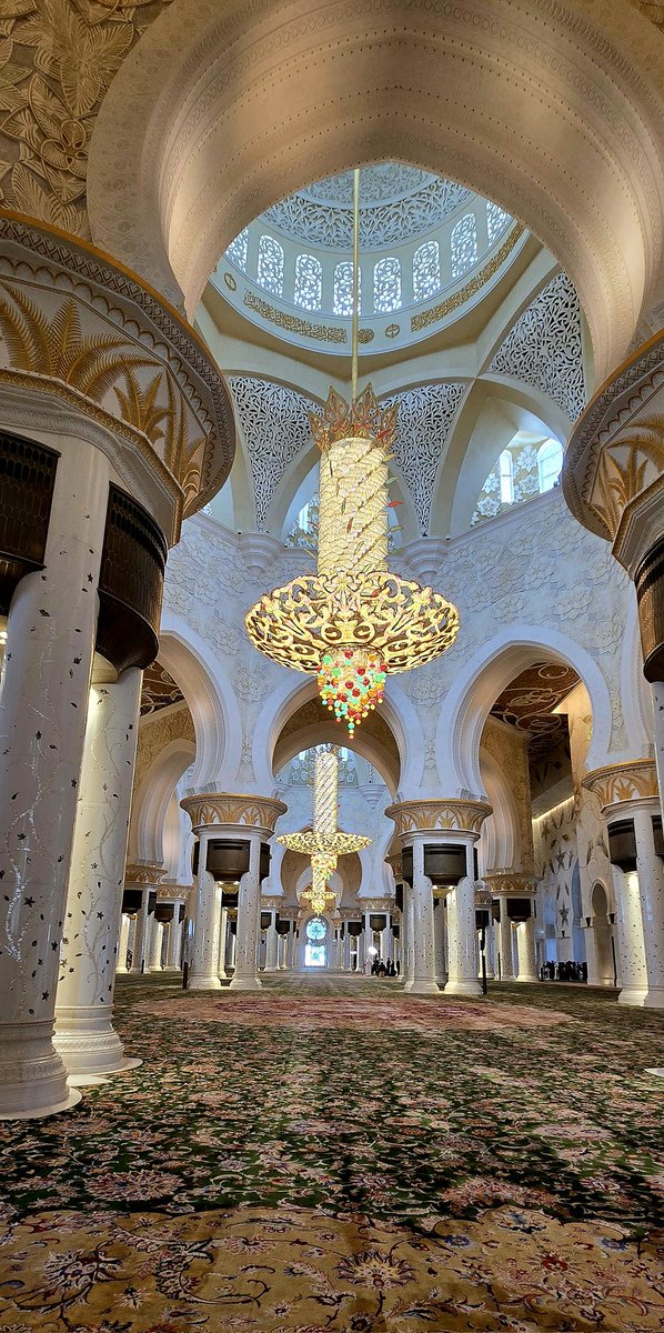 MarioKB's tweet image. モスクに来ました。