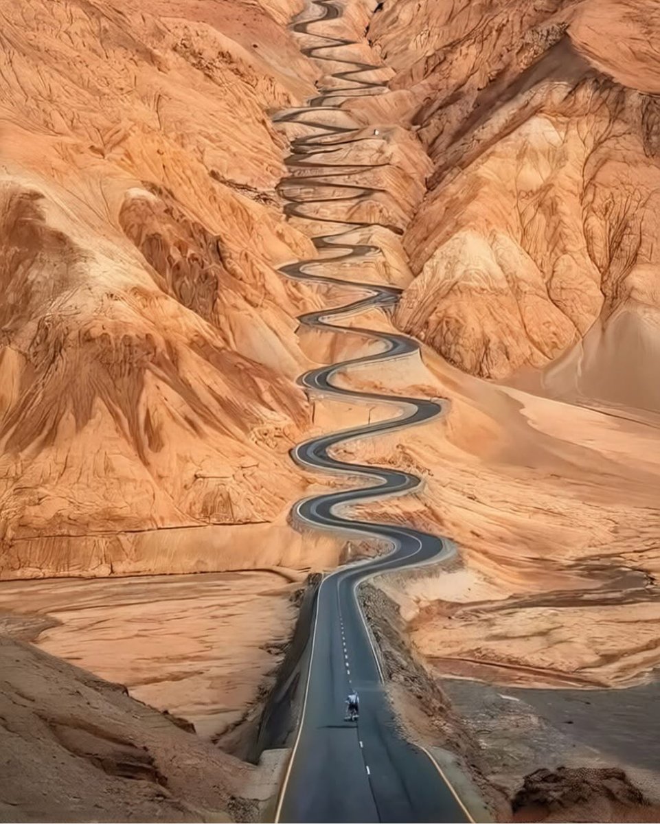 Stretching 800 miles (1,287 km), the Karakoram Highway links #Pakistan and #China via the breathtaking Khunjerab Pass, which rises to an altitude of 15,397 feet (4,693 meters). 

Often referred to as the “Eighth Wonder of the World,” this route is built upon a historic Silk Road