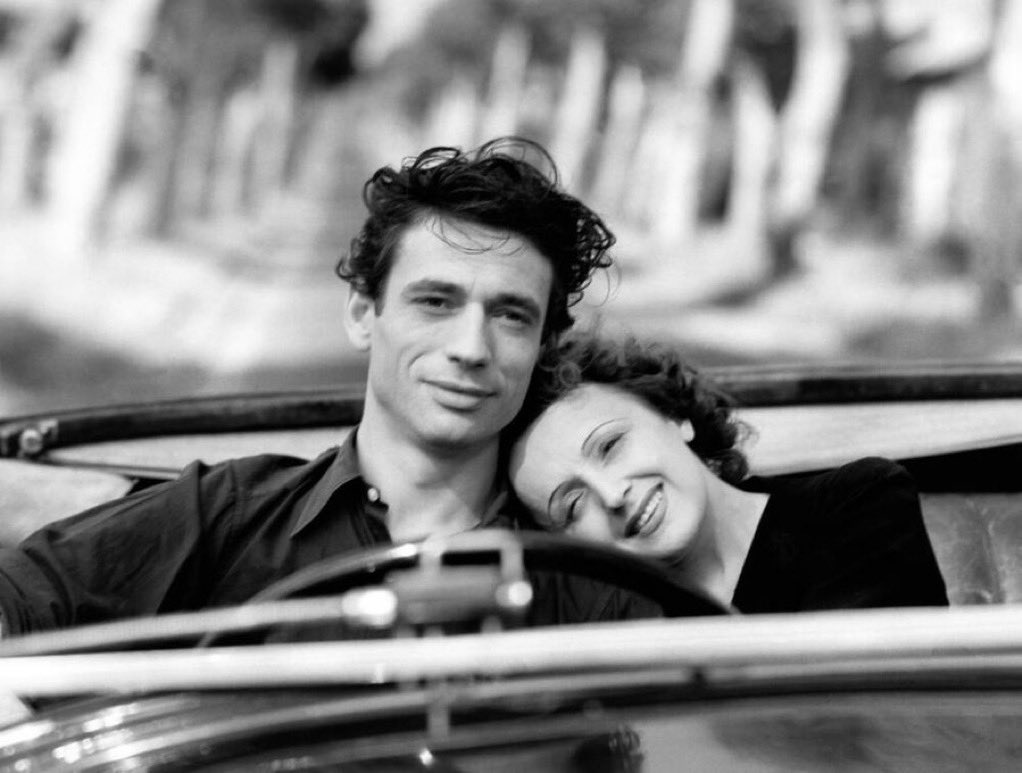 Alberto63Al's tweet image. #SanValentinoDay 

C’est une chanson qui nous ressemble 
toi tu m’aimais, et je t’aimais 
Nous vivions tout les deux ensemble 
toi qui m’aimais, moi qui t’aimais…

#Prévert 
#Montand 
#ÉdithPiaf 
#SalaLettura
