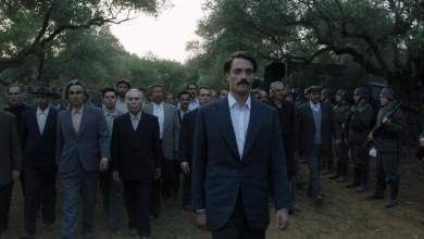 Οι φωτογραφίες αποδεικνύουν ότι ούτε καν  η δραματουργία της ταινίας «Το τελευταίο σημείωμα» μπόρεσε να αποτυπώσει τον βαθμό ηρωισμού των 200 κομμουνιστών στην #καισαριανη .

Στάθηκαν όρθιοι , γιατί πάλευαν για την κοινωνία που θα στήσει ξανά όρθιο τον άνθρωπο.🚩