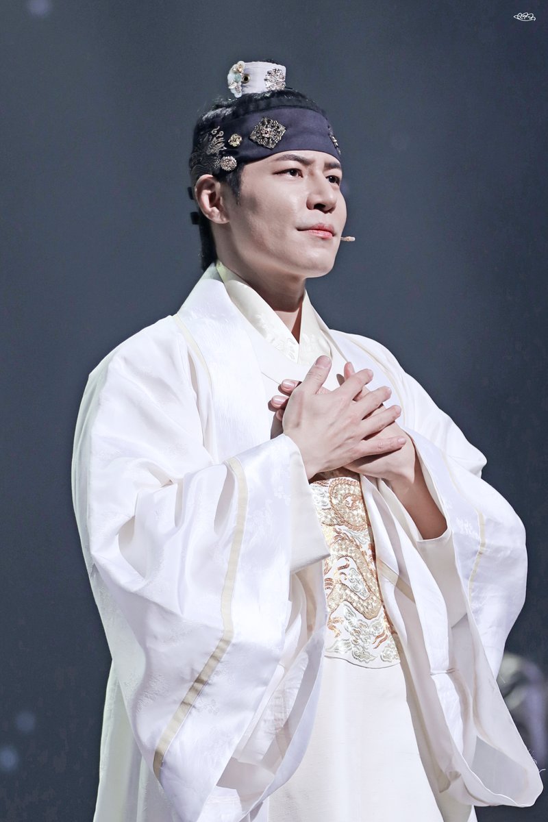 2026.02.11 한복입은남자 커튼콜데이
#이규형
백룡포 입은 뀨종대왕님 아름다우세요