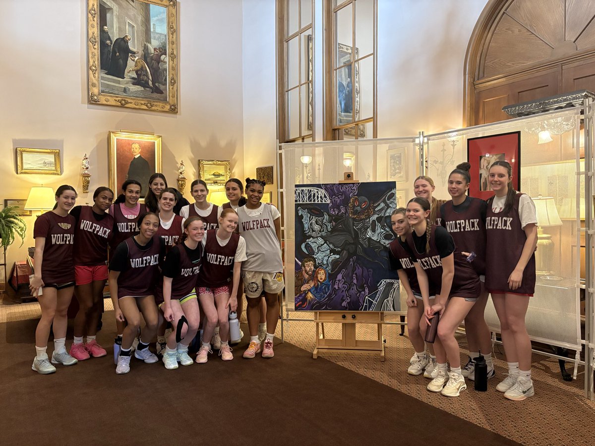 SIWolfpackBKG's tweet photo. Supporting each other both on and off the court. We took a mini field trip to view the artwork of a teammate. Kaylee will be competing in the IHSAE art competition with her piece “Moth Man”. https://t.co/qY0lyUSqXn
