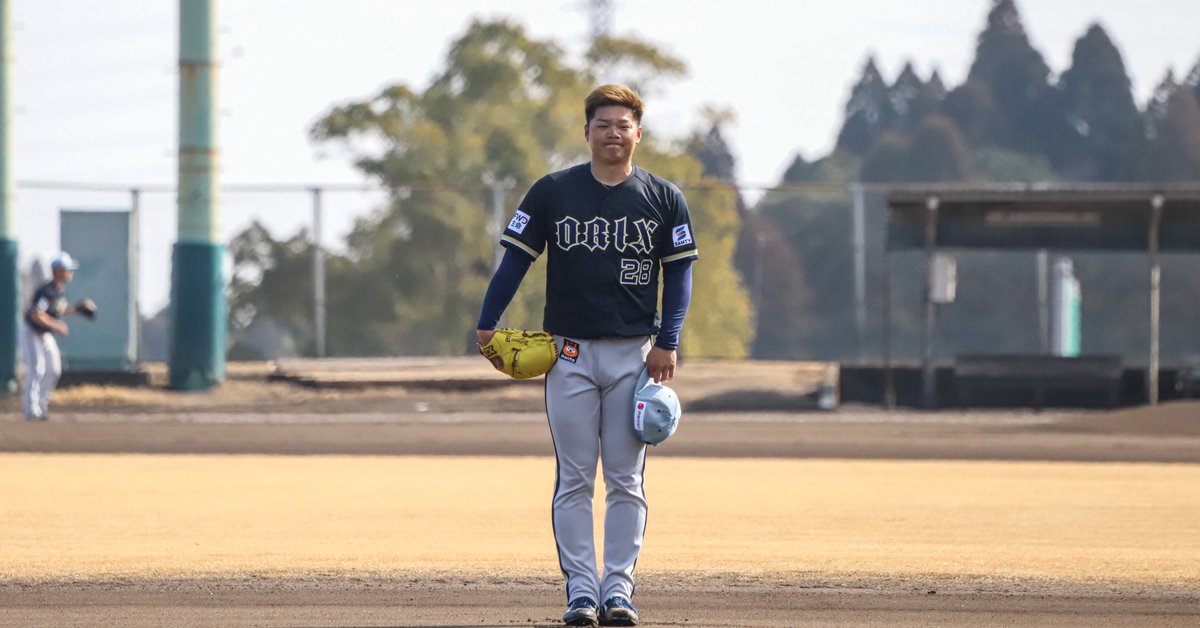 chimukoooooooo's tweet photo. ｷｬﾁﾎﾞのときにフェンスまでボールが伸びてきてごめんなさいしてる富山さん https://t.co/QWg2o7W20i