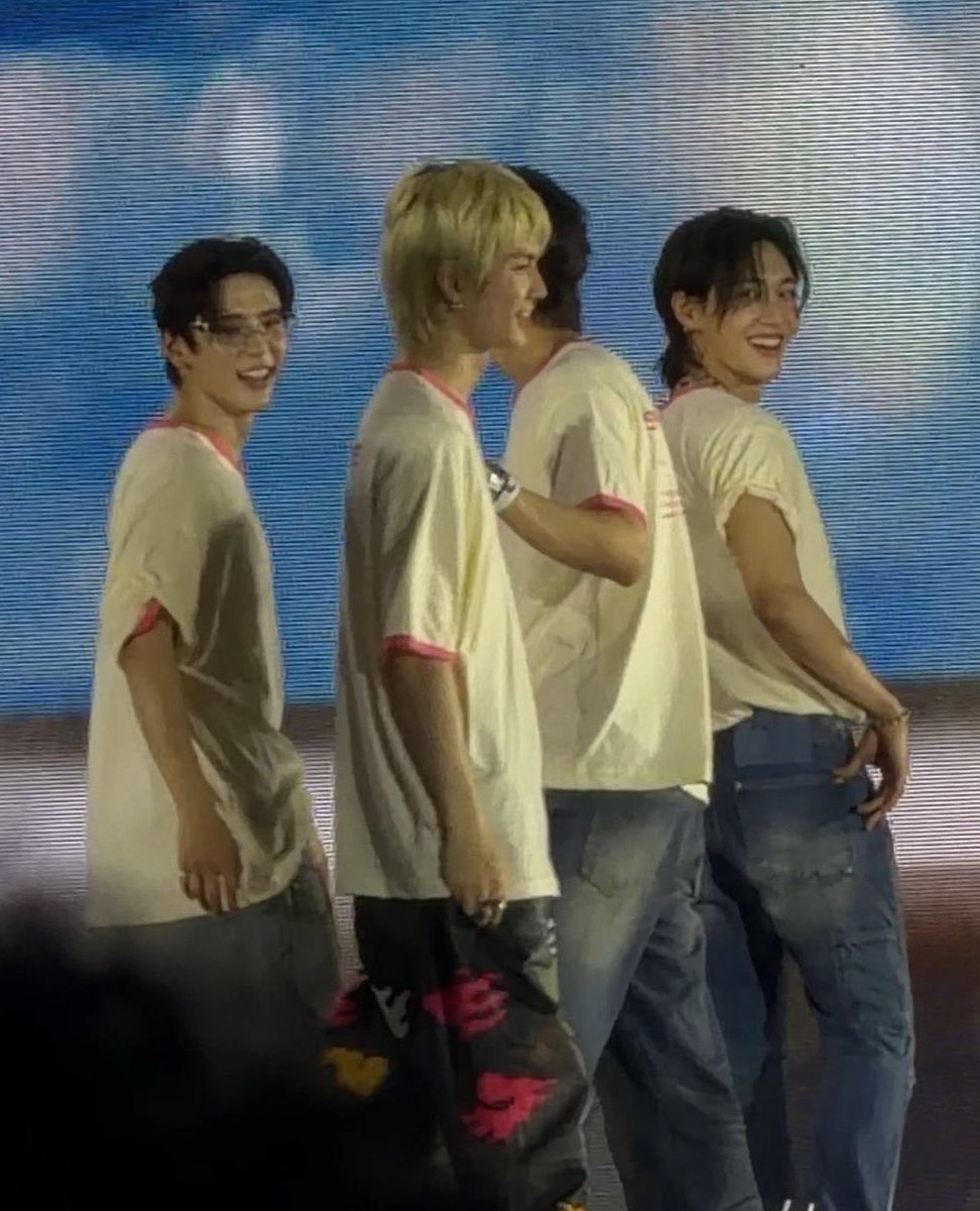 riize look at seunghan with such loving smiles and yet delusional antis still insist that the members must hate him like chronically online losers do