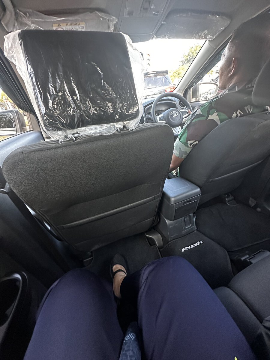 Rereznaaa's tweet photo. @sdenta Kirain di Kodim baru aja ngedrop penumpang..... https://t.co/gVmV8jYEDj