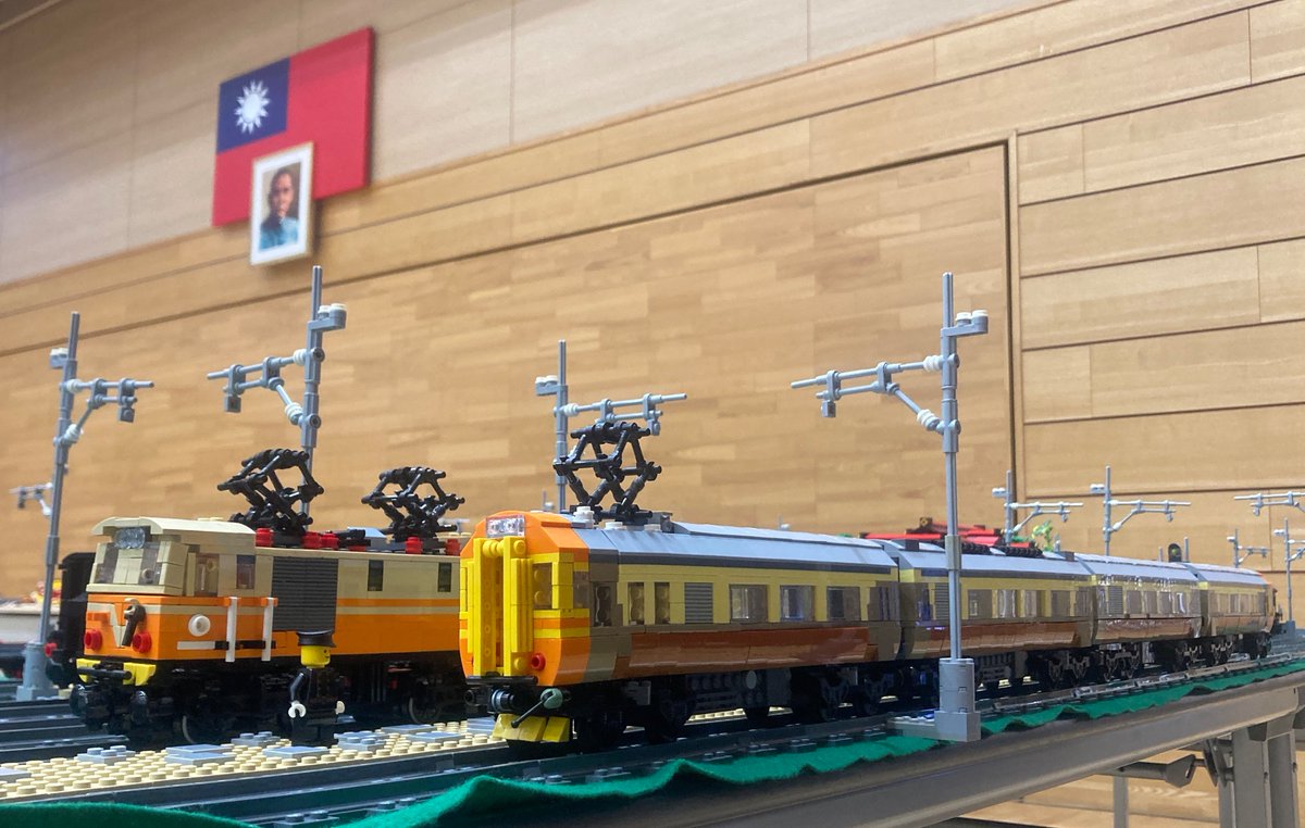 #YBF2026　今回も会場に合わせ、展示テーマは「台湾」。翠の楽園、台湾100%のトレイン卓。

時代考証は西部幹線電化の始まった1980年頃イメージ。特急電車EMU100と電気機関車E100は電化初期の華でありました。