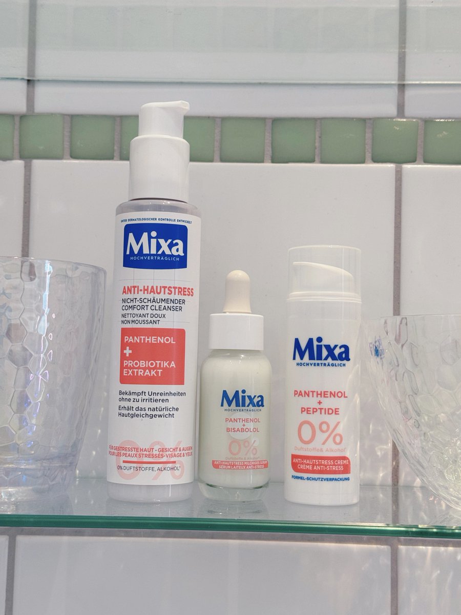 SaintPythia's tweet photo. [Werbung] Ich teste aktuell die Mixa Anti-Hautstress Routine: meine Haut fühlt sich deutlich ausgeglichener an. Cleanser, Serum + Creme beruhigen mit Panthenol, spenden Feuchtigkeit &amp; stärken die Hautbarriere ohne Alkohol oder Duftstoffe.#trnd_mixaantistress #skincare @trnd #mixa https://t.co/mu56z3VQjG