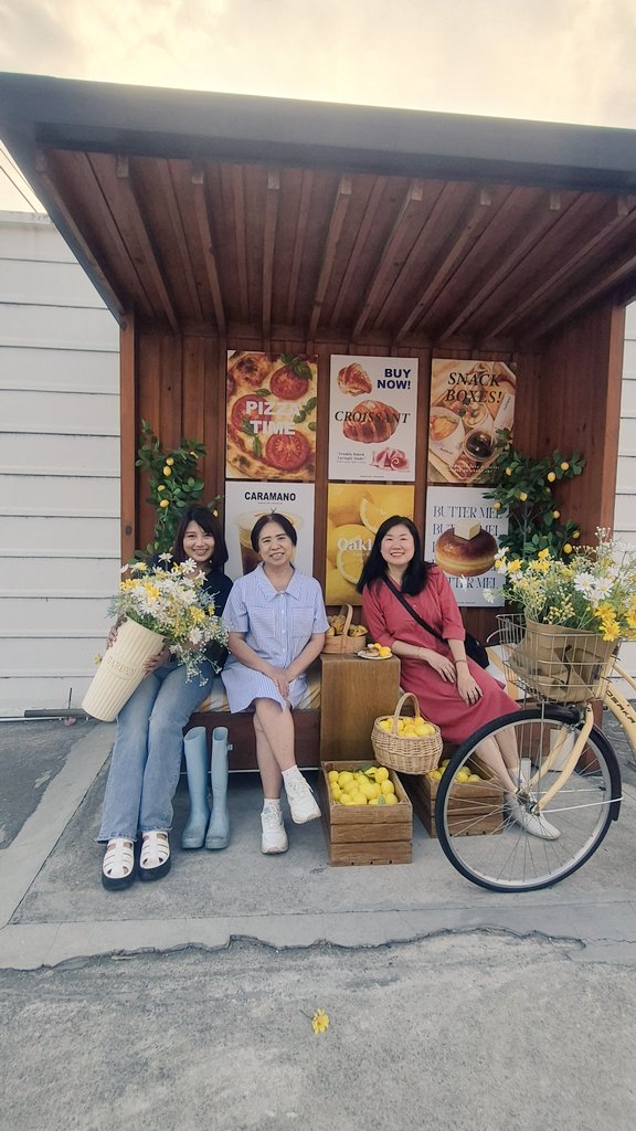 อยู่ในช่วงบรรยากาศ Valentine's ความรัก อบอวล อบอุ่น  Love is in the air ความรักมีหลากหลายรูปแบบ🧡 เป็นอีกวันที่มีความสุขจัง🥰🤟 
ทีมหน้าจอ #WonderOneMusicFestivalxNONTTANONT ขอฉลองเรื่องดีๆ กับคนพิเศษ <a href="/KhunPilai/">พิรี้พิไล</a> <a href="/aebellaebell/">แฟนนนท์ธนนท์</a>