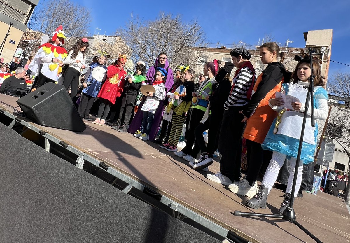 CarnestoltesTRS's tweet photo. 🏆 Després del pregó infantil conjunt, els premiats de la rua infantil del #CarnestoltesXLIX han estat:
➡️ Bubble Cor
➡️ AFA Lanaspa Giralt
➡️ AFA Escola França
➡️ AFA Tecnos
➡️ Escola Pia
➡️ AFA Sala i Badrinas
➡️ AFA El Vapor

📣 El pregó de l’any que ve el farà l’AFA Enxaneta. https://t.co/0PuZgAkyKr