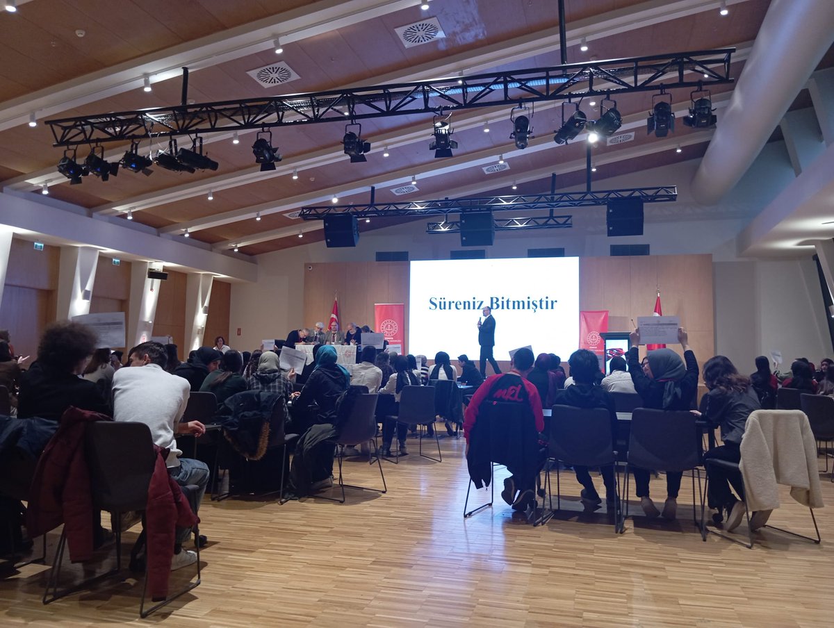 Korkma! Gençliğin Ruhu Burada Bilgi yarışması il finalinde ilçemizi temsil eden Şehit Halis Özcengiz AİHL öğrencilerine ve emeği geçen öğretmenlerimize teşekkür eder başarılarının devamını dileriz. 

<a href="/tcmeb/">Millî Eğitim Bakanlığı</a> <a href="/meb_ogm/">Ortaöğretim Genel Müdürlüğü</a> <a href="/konyamem/">Konya İl MEM</a> <a href="/gokhanmurat1/">Murat YİĞİT</a> <a href="/HakanBozda14/">Hakan Bozdağ</a> <a href="/TurgayTarla/">trgt</a>