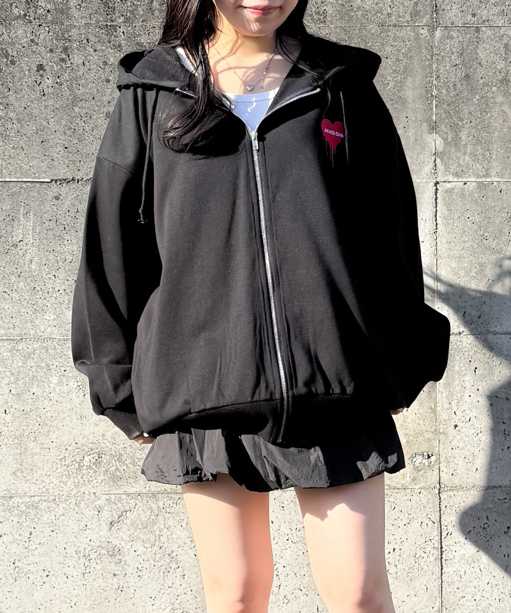 recaldear_offi's tweet photo. え、後ろ見て？？

あかぎ団パーカー
普通にストリートで着れるレベルなんだけど🖤🔥

RTで広めてほしい🙏
#あかぎ団 #推し活女子 #Recaldear https://t.co/2JMtrsS10H