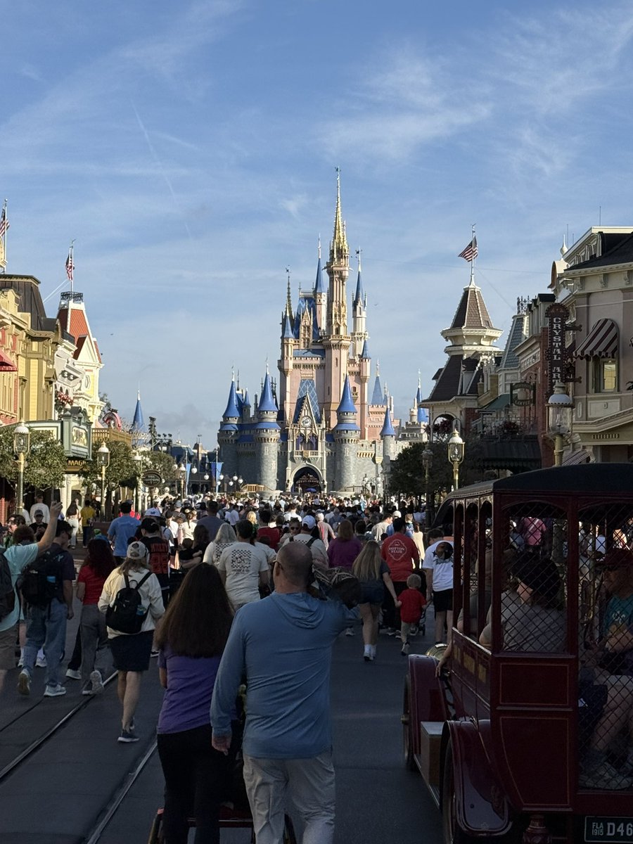 ᴊɪᴍ tweet media