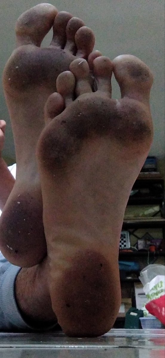 Shrunk_and_squashed tweet media