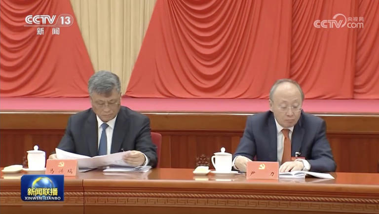 Wall Street Journal, Çin’deki son tasfiye süreciyle ilgili detaylı bir analiz yayınladı.
Çalışmada Chun Han Wong ve Roque Ruiz’in imzası var. 

Analizin temel kavramı “Pekingology” ve bu kavram aslında Çin’in şeffaf olmayan politik zeminini anlamak için bir süredir Batılı