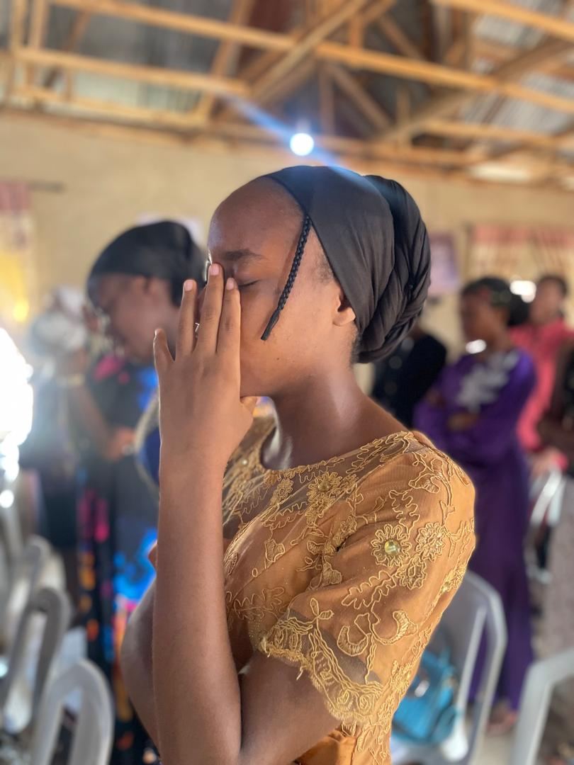 Dlcfunimed's tweet photo. Today's service took us on a journey - a journey through the different dimensions of God's promises for us.✨

We didn't just drip in dressing
We fellowshipped deeply
We were reminded of the promises and victory we have in Christ.

Thank God sey we show for church today. https://t.co/R1KKVWZ60L