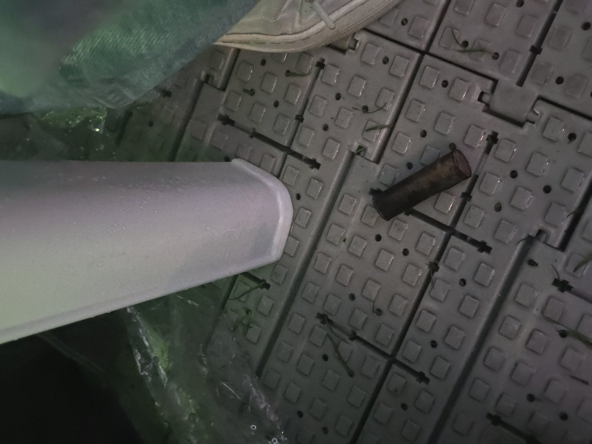 ช่วง 22:16 คือช่วงจุดพลุอะ น่าจะโดนปลอกพลุหรือเปล่า ปีก่อนตอนคอนน้องดรีม นี่โดนปลอกพลุตกใส่หลัง มันตกลงมาแรงมาก แบบอั่กอะเหมือนโดนคนทุบหลังแรงๆ เป็นรอยแดงแล้วแสบร้อนด้วย เมื่อคืนตอนจุดพลุคือยังแอบแพนิคอะ พอมาเห็นทวิตนี้แล้วจะร้อง อยากให้เลิกจุดพลุได้มั้ย อันตรายอะ 2