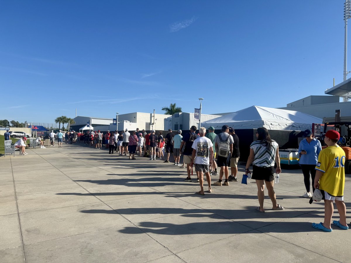 gfstarr1's tweet photo. Not a bad turnout for the first day of Red Sox full-squad workouts https://t.co/oevgFDJPKn