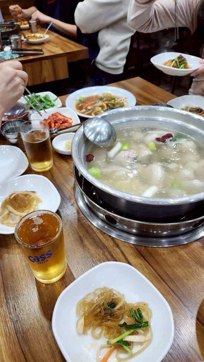 _markmarryme's tweet photo. 渡韓🇰🇷
マークのハルモニチョッキ買い忘れた🥺
韓国飯うますぎるっす https://t.co/zH2chiYZEq
