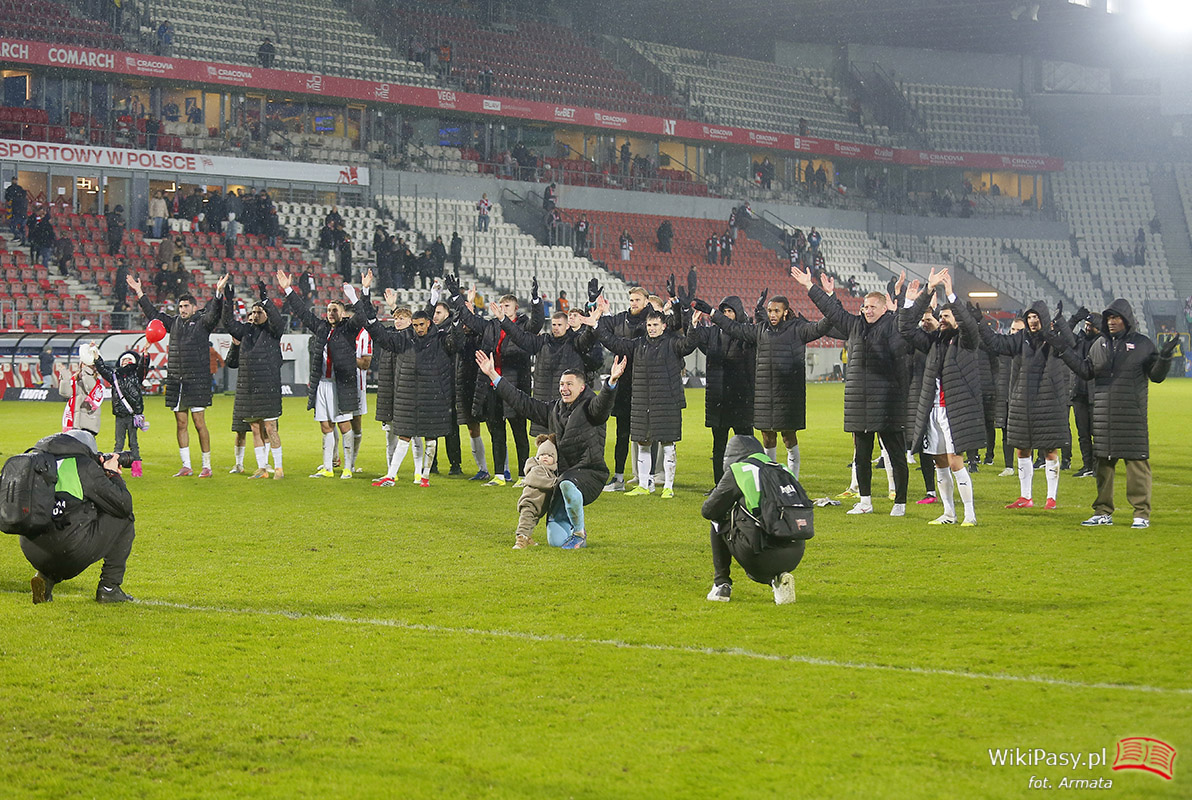 WikiPasy's tweet photo. Cracovia - Jagiellonia zdjęcia z meczu: https://t.co/15PbhR1cdY https://t.co/Ads7t6Thu8