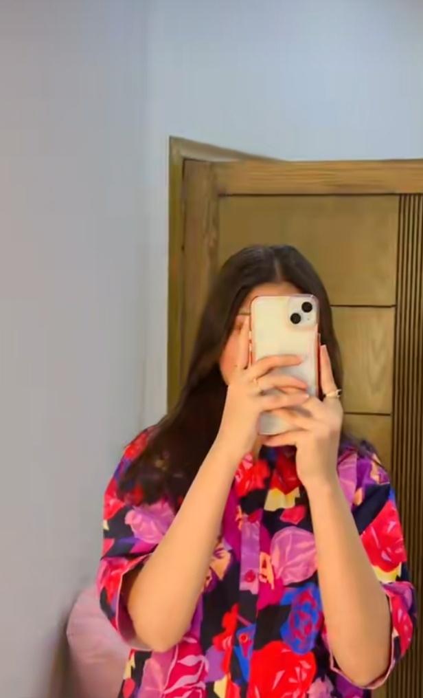 I don't follow trends,I create my way. My silence speaks louder than what they say 😉
Good night 🫰