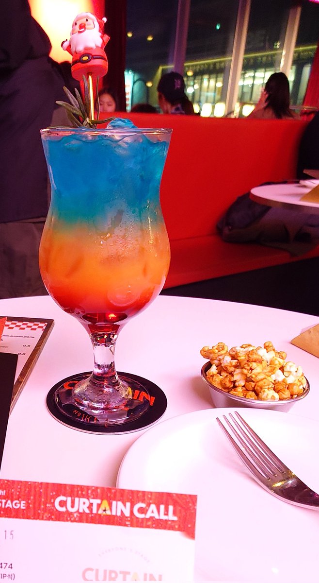 MuyuNanVT's tweet image. 今天跑了兩家音樂劇酒吧
各有特色，都很好聽而且好嗨！
我會為了他們再跑一趟首爾耶！😍
#音樂劇 #酒吧 #首爾 #大學路

細節跟心得，等我回國後開台，跟大家慢慢聊^_^