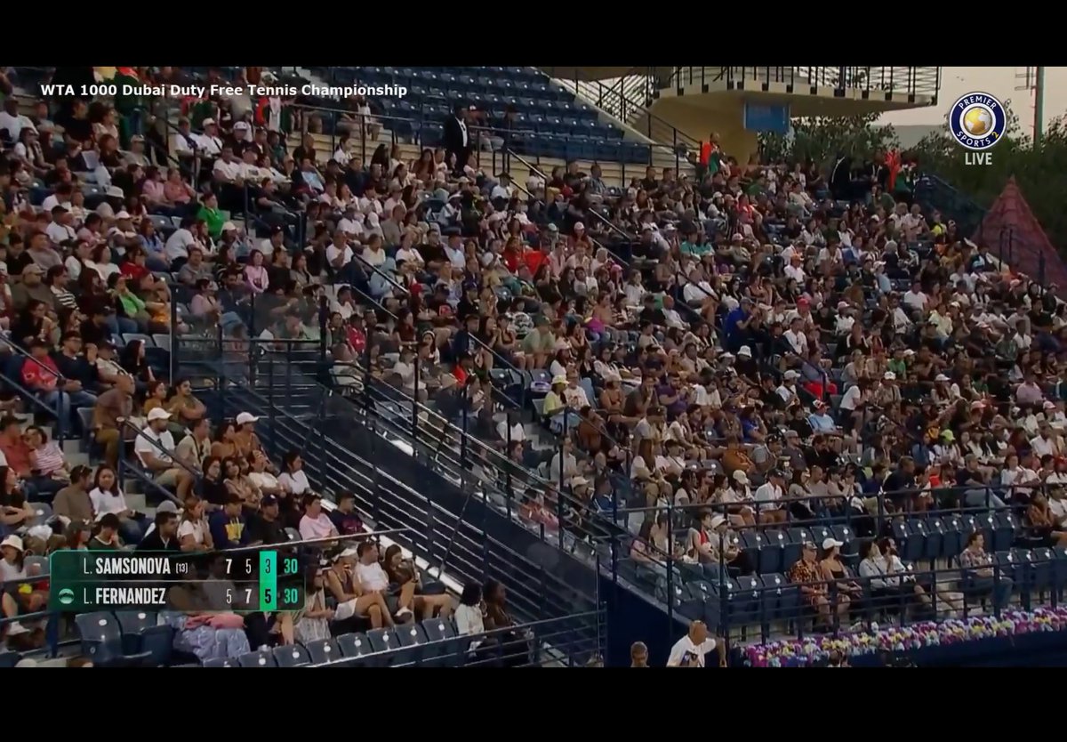 I love that the Eala crowd started coming in and also helped push Leylah Fernandez to the finish line 😭🥹
#DubaiOpen