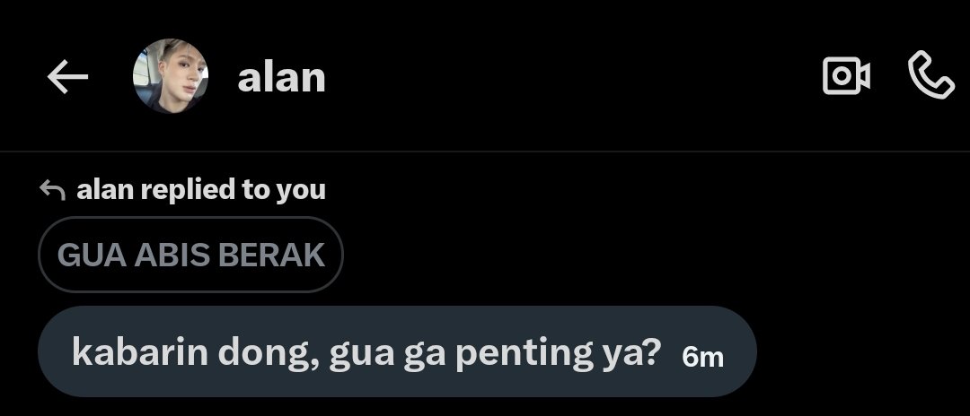 emang ya, ga bisa dipungkiri gua tuh vibesnya ngangenin bgtt.. gw tinggal berak pun dia g rela😝✌🏻 iziinnnn