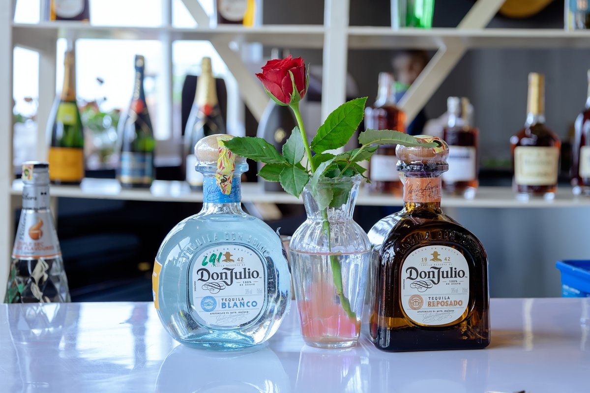 SkyzHotel's tweet photo. Ready, set, BRUNCH!!
Just like we never left....the long weekend continues 🍾
#EclipseBrunch #SkyzHotel #PartyMood https://t.co/c8hk9DqBqm