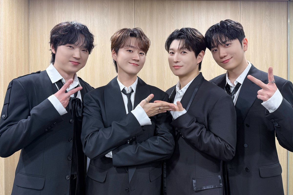 official_fore's tweet image. [📸]

260215 
Hanteo Music Awards 2025 종료!

숲별 새해 복 많이 받으세요~🙇

#포레스텔라 #Forestella