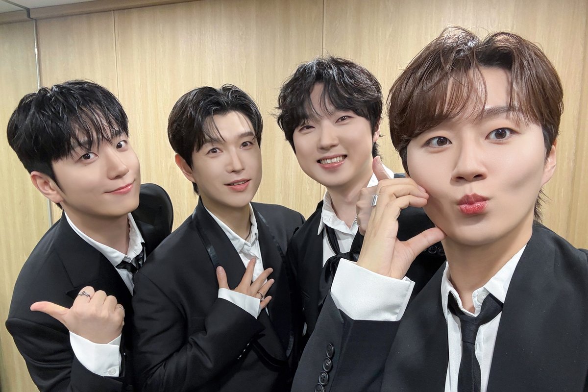 [📸]

260215 
Hanteo Music Awards 2025 종료!

숲별 새해 복 많이 받으세요~🙇

#포레스텔라 #Forestella