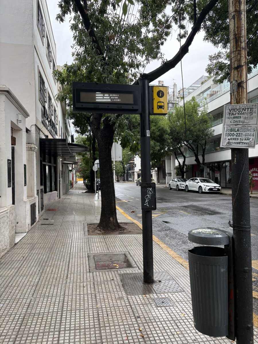 Esta porquería que no funciona nos costó 15 mil millones de pesos.
Ningún funcionario está preso. Ningún fiscal investigó nada.