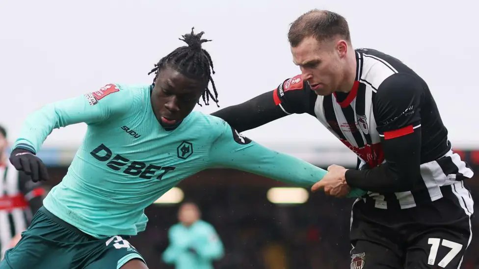 Kit Crimes ⚽️ tweet media