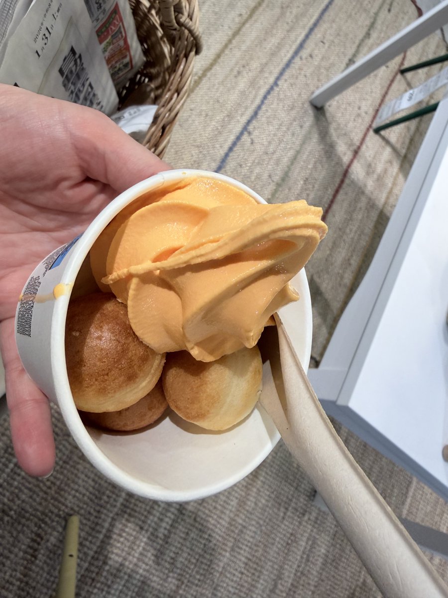 yukina_vism's tweet photo. 今は無き新宿イケアのプラントベースのメロンソフト＆カステラが美味しかった💚
後、横浜「Vee Sweets CAFE」さんのほうじ茶アイスがめちゃくちゃ濃厚で感動✨
行けなかったけど「アパホテル＆リゾート」内のレストラン和・中・ラーメン・カフェ店に菜食メニュー完備。食のSDGSに力を入れているそう✨ https://t.co/4SHlc4LnBC