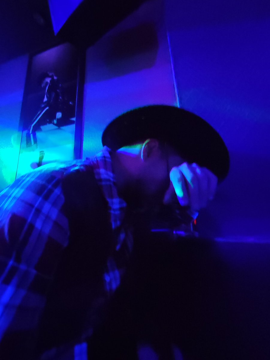 Tras una dura resaca, caemos en semis.

Nos vemos en la siguiente 🤠☠️