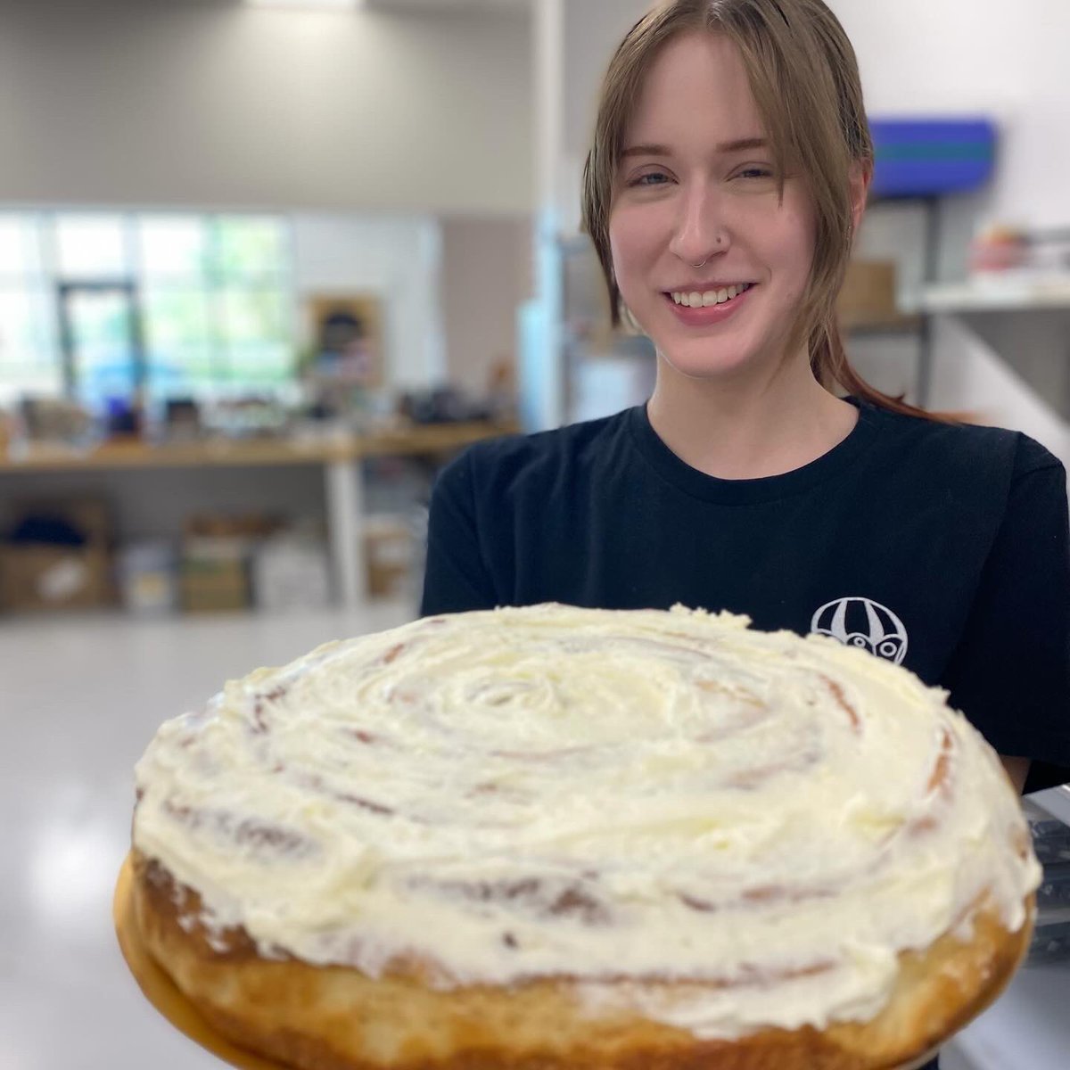 carascookieco's tweet photo. GINORMOUS cinnamon roll birthday cakes 😍

Unique. Memorable. Yummy. 

Text us 24/7 to order with 7-10 day notice. 

Pickup available at all NC locations. https://t.co/1EJhw1Gpmr